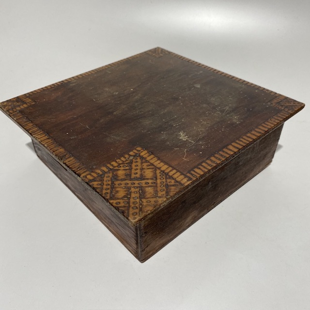BOX, Carved Corner Detail Trinket or Jewel